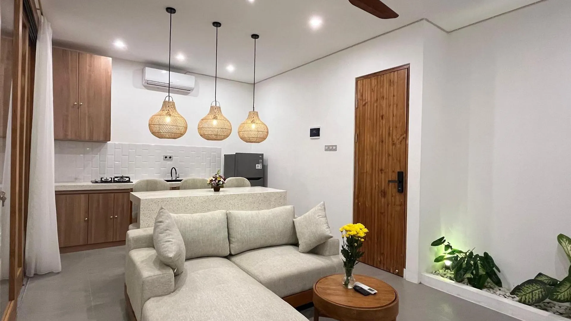 Queen Bee 2Br Private Villa Seminyak  0*, Seminyak (Bali)